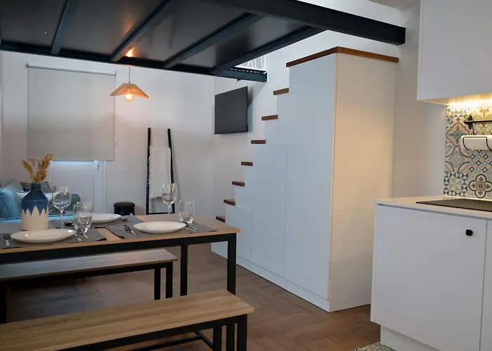 Porta 4 - Ancora נאזרה