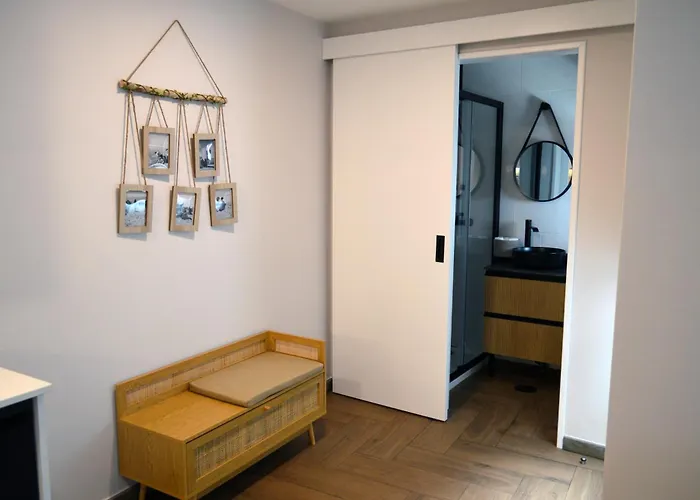 Porta 4 - Ancora נאזרה